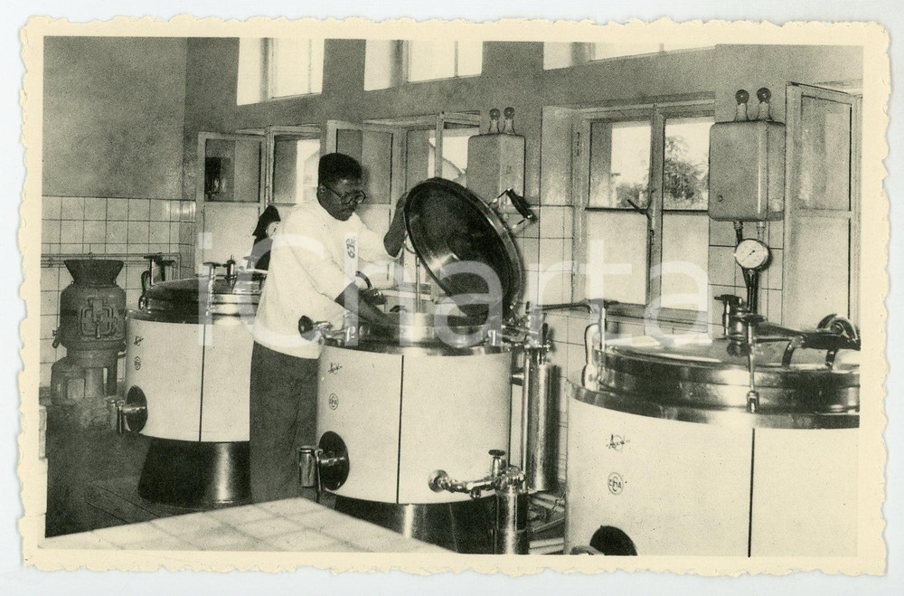 1930 ca ELISABETHVILLE Athénée Royal - Cuisine à l'internat - Postcard FP NV  Cartolina postale d'epoca, non viaggiata. FAIR/discreto Lievi smussature agli angoli Formato: FP originale e autentica 1