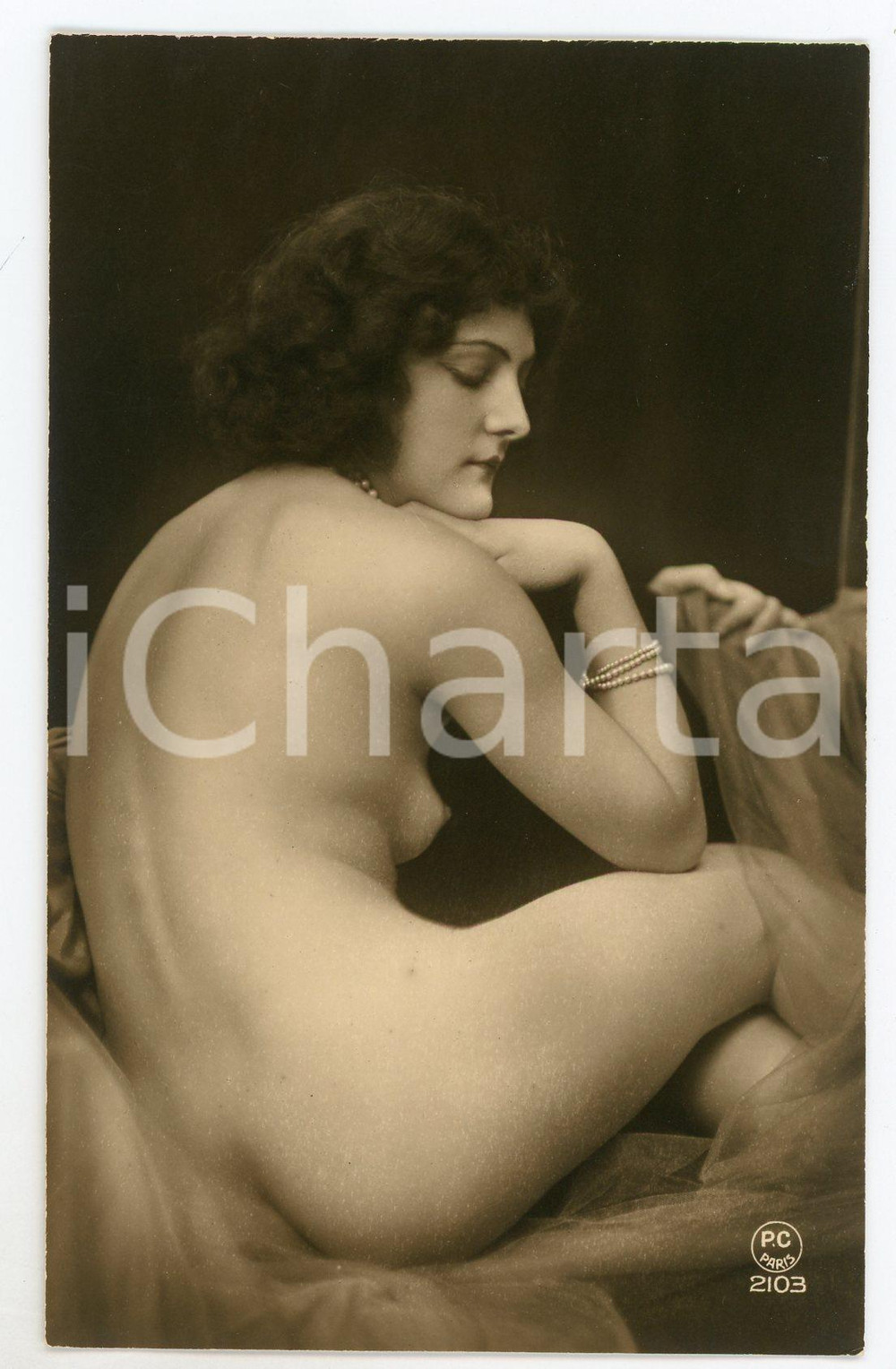 1910ca VINTAGE EROTIC Nude woman with veil and pearls - Postcard PC PARIS (3) Fotografia seriale d'epoca, in formato cartolina.Editore PC Paris - Serie 2103CONDIZIONI: GFORMATO: FP    originale e autentica 1