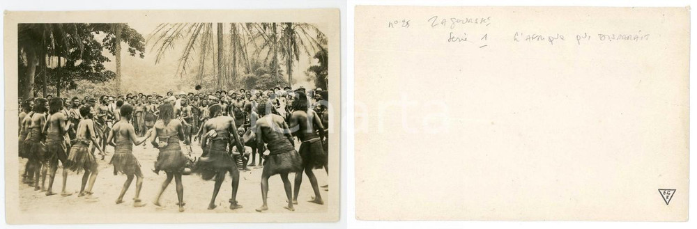 1930 ca C. ZAGOURSKI «L'Afrique qui disparaît» SAMKURU Danses - Photo RPPC  Fotografia seriale d'epoca appartenente alla serie &laquo;L'Afrique qui dispara&icirc;t&raquo; del fotografo Casimir Zagourski (L&eacute;opoldville).N&deg; 25, non viaggiata.CONDIZIONI: FAIR (piccolo taglio marginale e mancanza angolare)FORMATO: 14x9 cm    originale e autentica 1