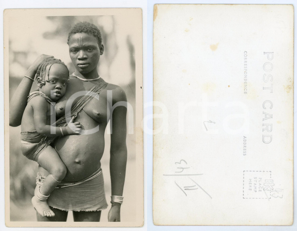 1930 ca C. ZAGOURSKI «L'Afrique qui disparaît»  Maternità chez les M'BOUAKA n.43  Fotocartolina postale d'epoca, appartenente alla 2^ serie &laquo;L'Afrique qui dispara&icirc;t&raquo; del fotografo Casimir Zagourski (L&eacute;opoldville).N&deg; 43, non viaggiata.CONDIZIONI: GFORMATO: 9x14 cm     originale e autentica 1