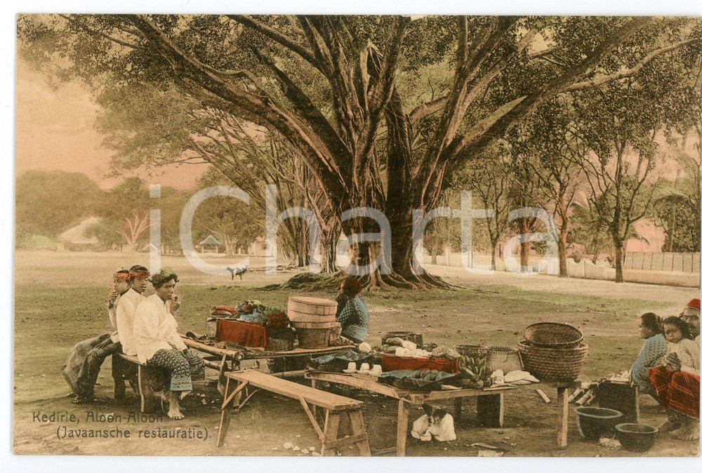 1910 ca KEDIRI - JAVA (DUTCH EAST INDIES) Alun-alun - DAMAGED Postcard FP NV Cartolina postale d'epoca, non viaggiata.CONDIZIONI: POOR (carta lenta con distacco parziale degli strati di carta)FORMATO: FP    originale e autentica 1