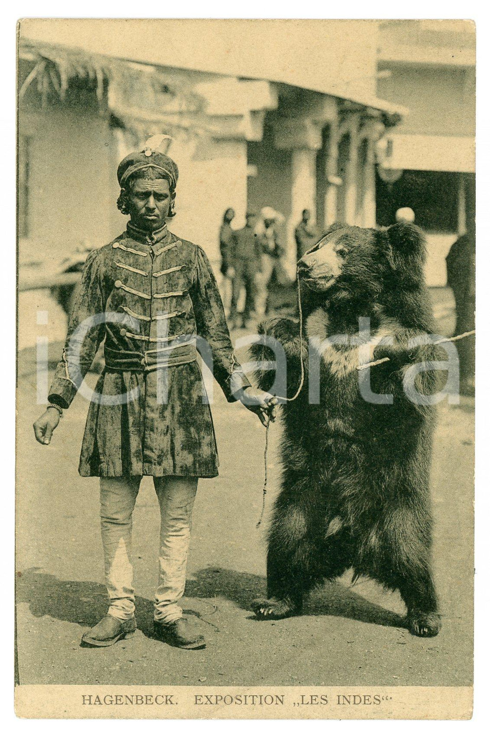1910ca HAMBURG Tierpark Hagenbeck - Exposition Les indes - Trained bear POSTCARD Cartolina postale d'epoca, non viaggiata. CONDIZIONI: FAIRFORMATO: FP    originale e autentica 1