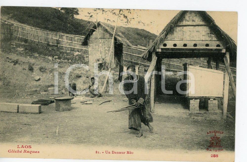 1910 ca LAOS - HMONG Un danseur MÃ¨o - DAMAGED Vintage Postcard FP NV Cartolina postale d'epoca, non viaggiata.CONDIZIONI: VERY POOR  (carta lenta con distacco parziale degli strati di carta)FORMATO: FP    originale e autentica 1