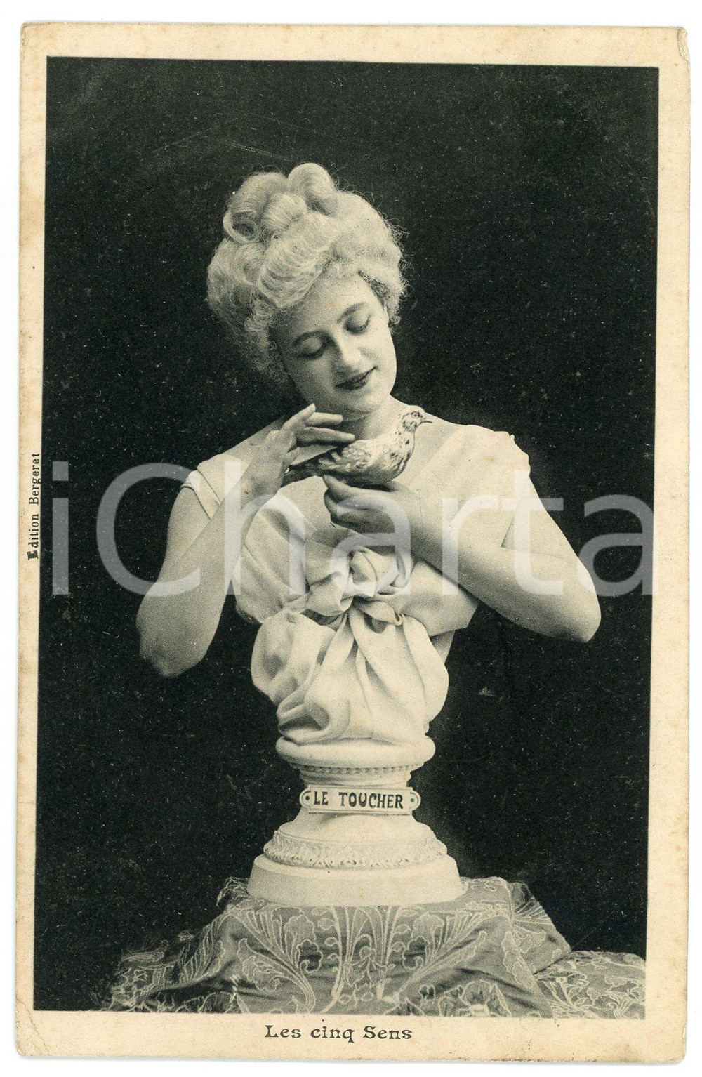 1910 LES CINQ SENS Le toucher - Statue de femme - Carte postale FP NV  Cartolina postale d'epoca, viaggiata. CONDIZIONI: FAIR (lievi piegature agli angoli)FORMATO: FP    originale e autentica 1