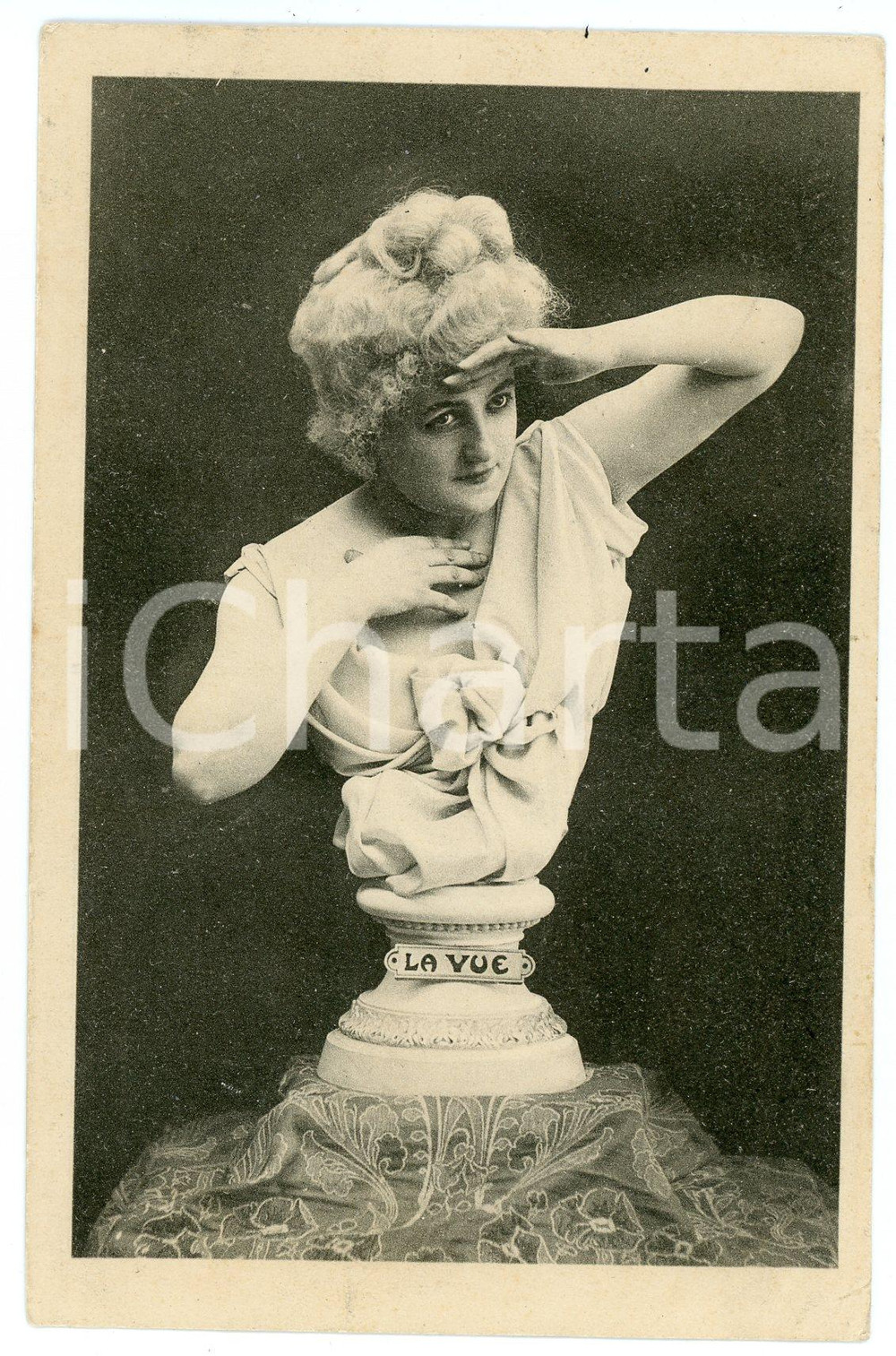 1910 ca LES CINQ SENS La vue - Statue de femme - Carte postale FP NV  Cartolina postale d'epoca, non viaggiata ma con nota manoscritta al verso. CONDIZIONI: FAIR (lievi piegature agli angoli)FORMATO: FP    originale e autentica 1