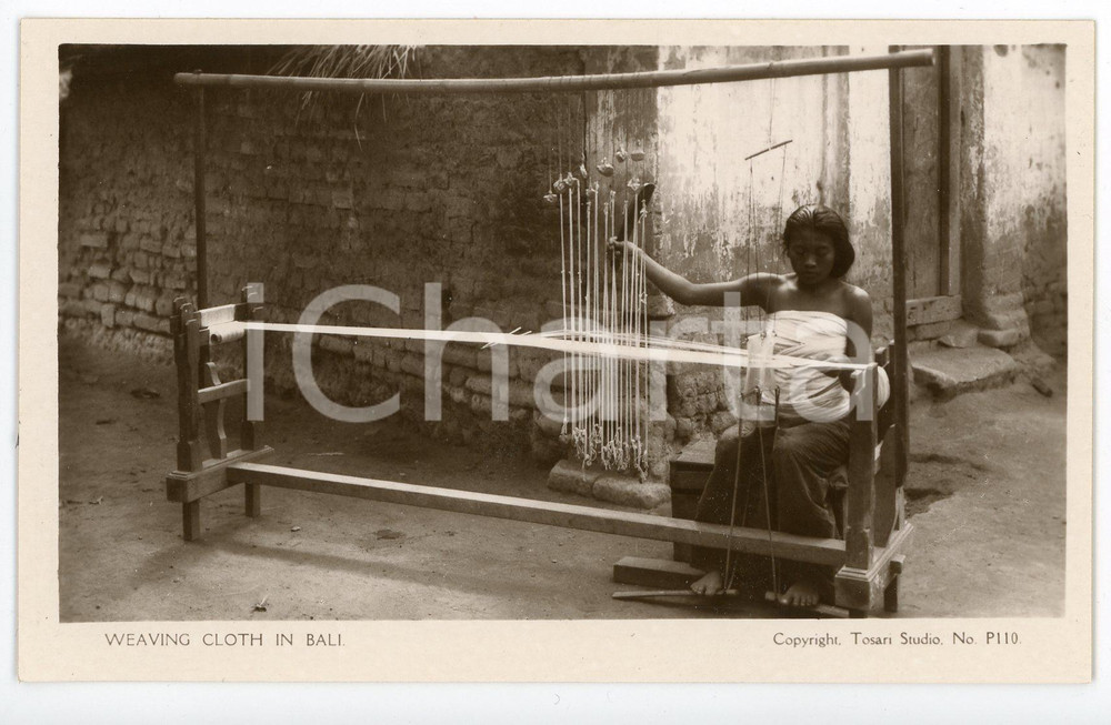 1910 ca BALI - INDONESIA Weaving cloth - Vintage Postcard FP NV Cartolina postale d'epoca, non viaggiata.CONDIZIONI: FFORMATO: FP    originale e autentica 1