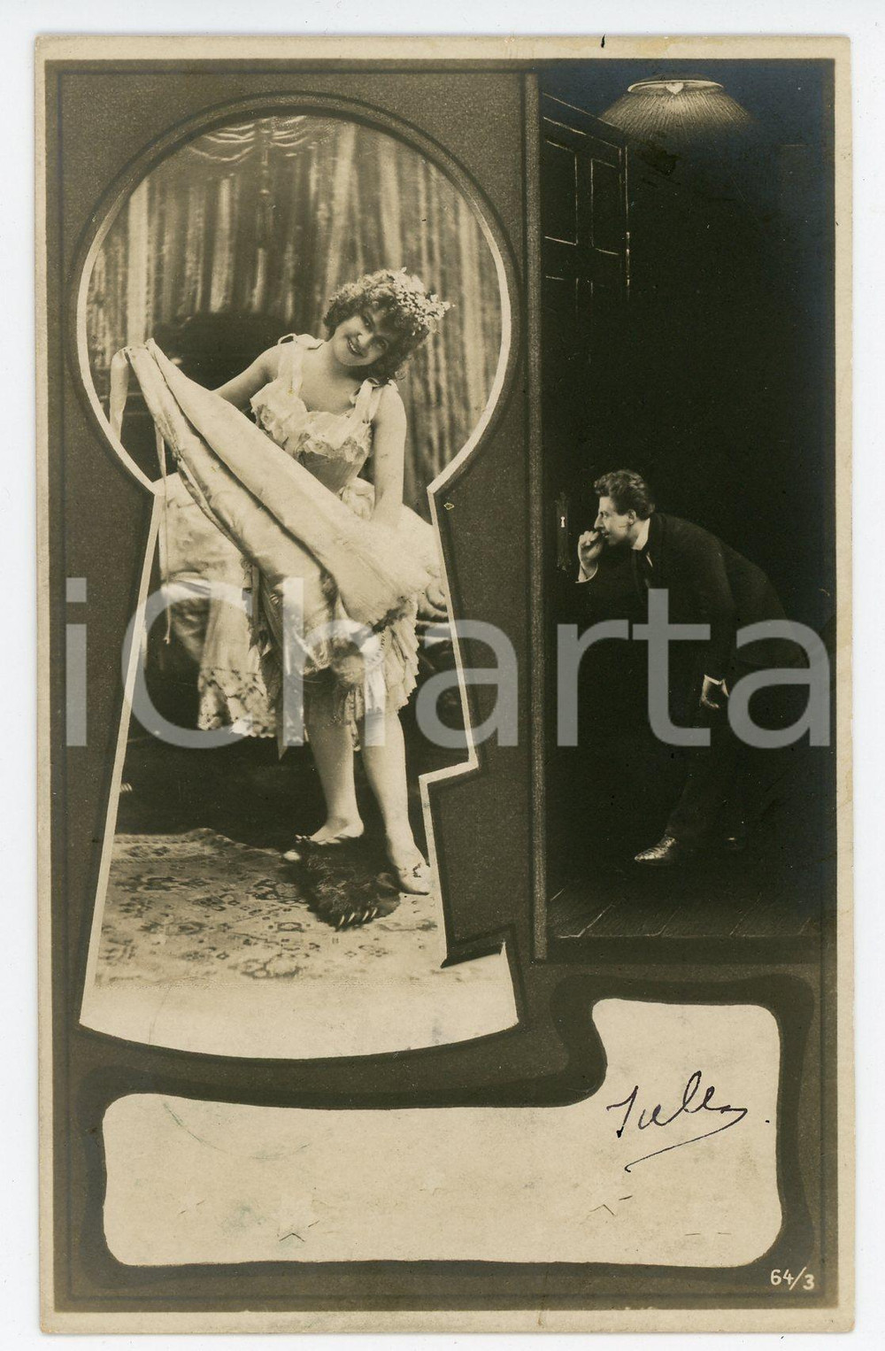 Cartolina originale da collezione 1902 VINTAGE EROTIC Voyeur spying on girl through keyhole 2  Postcard FP 1