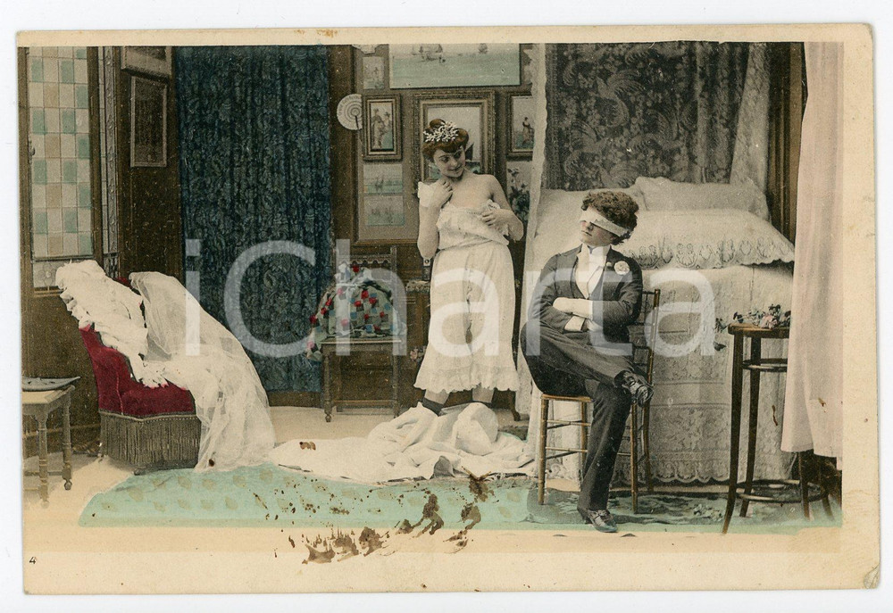 1900 ca CUSTOMS Newlyweds in their bedroom (4) - Vintage Postcard FP  Cartolina postale d'epoca, scritta ma non viaggiata.CONDIZIONI: G (le macchie di inchiostro sono originali dell'epoca)FORMATO: FP    originale e autentica 1