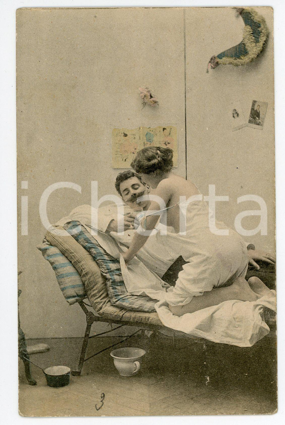 1900 ca VINTAGE EROTIC Two lovers on a cot - Postcard risque topless  Cartolina postale d'epoca, non viaggiata.CONDIZIONI: GFORMATO: FP    originale e autentica 1