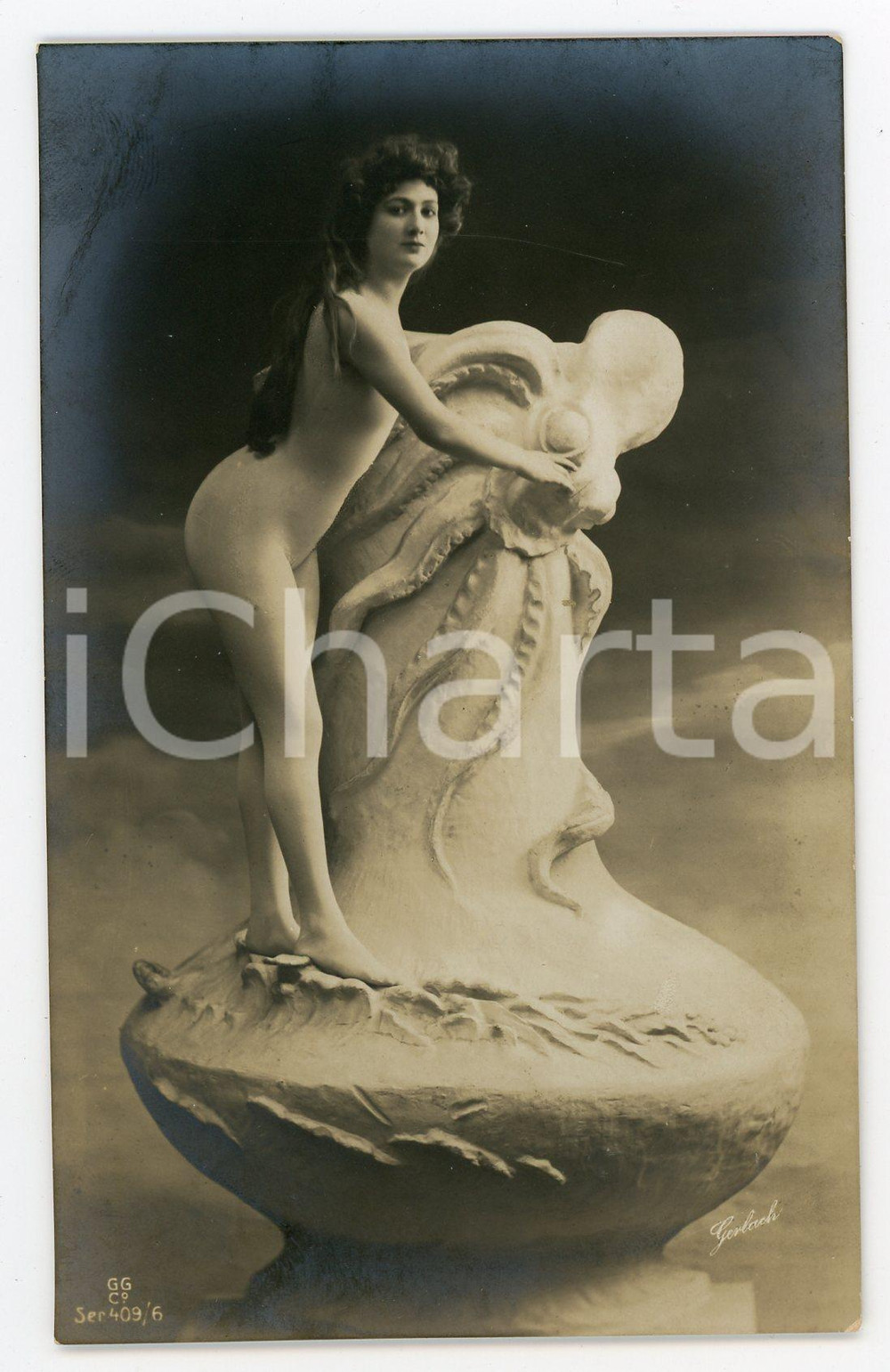 1910 ca VINTAGE EROTIC Bodystocking nude woman with octopus (1) RPPC Postcard  Fotografia seriale d'epoca, in formato cartolina postale.Editore Gerlach - Serie 409/6CONDIZIONI: GFORMATO: FP    originale e autentica 1