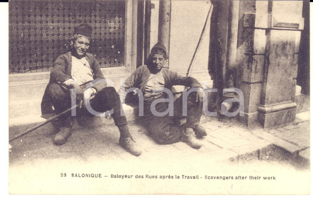 1918 THESSALONIKI (GREECE) Scavengers after their work - Vintage postcard  Cartolina postale d'epoca, scritta ma non viaggiata.CONDIZIONI: GFORMATO: FP     originale e autentica 1