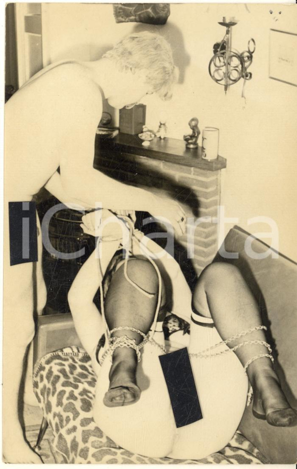 1960 ca VINTAGE EROTIC BDSM Couple with a rope - Photo 9x13 cm Fotografia originale d'epoca.CONDIZIONI: GFORMATO: 9x13 cm    originale e autentica 1