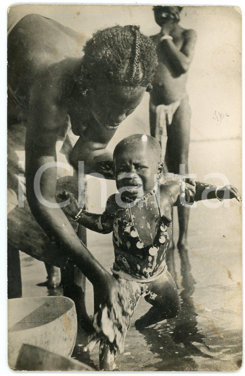 1940 ca NIGER Toilette de bébé au fleuve - Carte postale FP NV  Cartolina postale d'epoca, non viaggiata.CONDIZIONI: POOR (macchie e aloni diffusi)FORMATO: FP    originale e autentica 1
