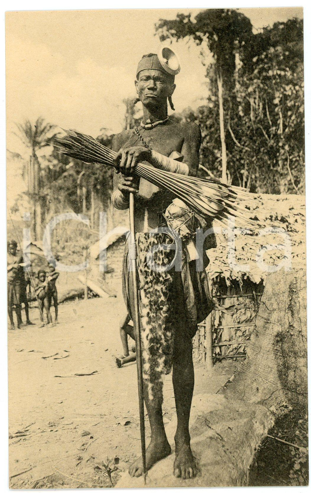 1930 ca CONGO BELGE - LUKENIE Kakua grand chef des Batitu - Carte postale FP NV Cartolina postale, non viaggiata.CONDIZIONI: FAIRFORMATO: FP    originale e autentica 1
