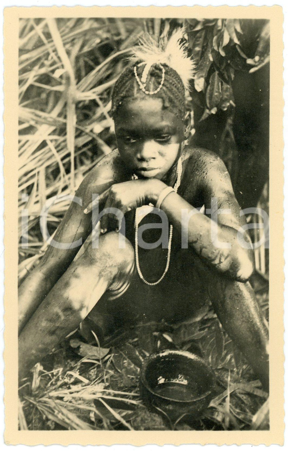 1950 ca René PAULEAU - Excision chez les M'BAKA-MANDJA (CAMEROUN) (23) Postcard  Fotocartolina postale d'epoca, appartenente alla serie &laquo;Collection Ethnographique&raquo; del fotografo Ren&eacute; Pauleau (Douala, Camerun).Didascalia : "19 - 2e phase de l'initiation de l'excision chez les M'Baka-Mandja. Initi&eacute;e".Non viaggiata.CONDIZIONI: GFORMATO: 9x14 cm    originale e autentica 1