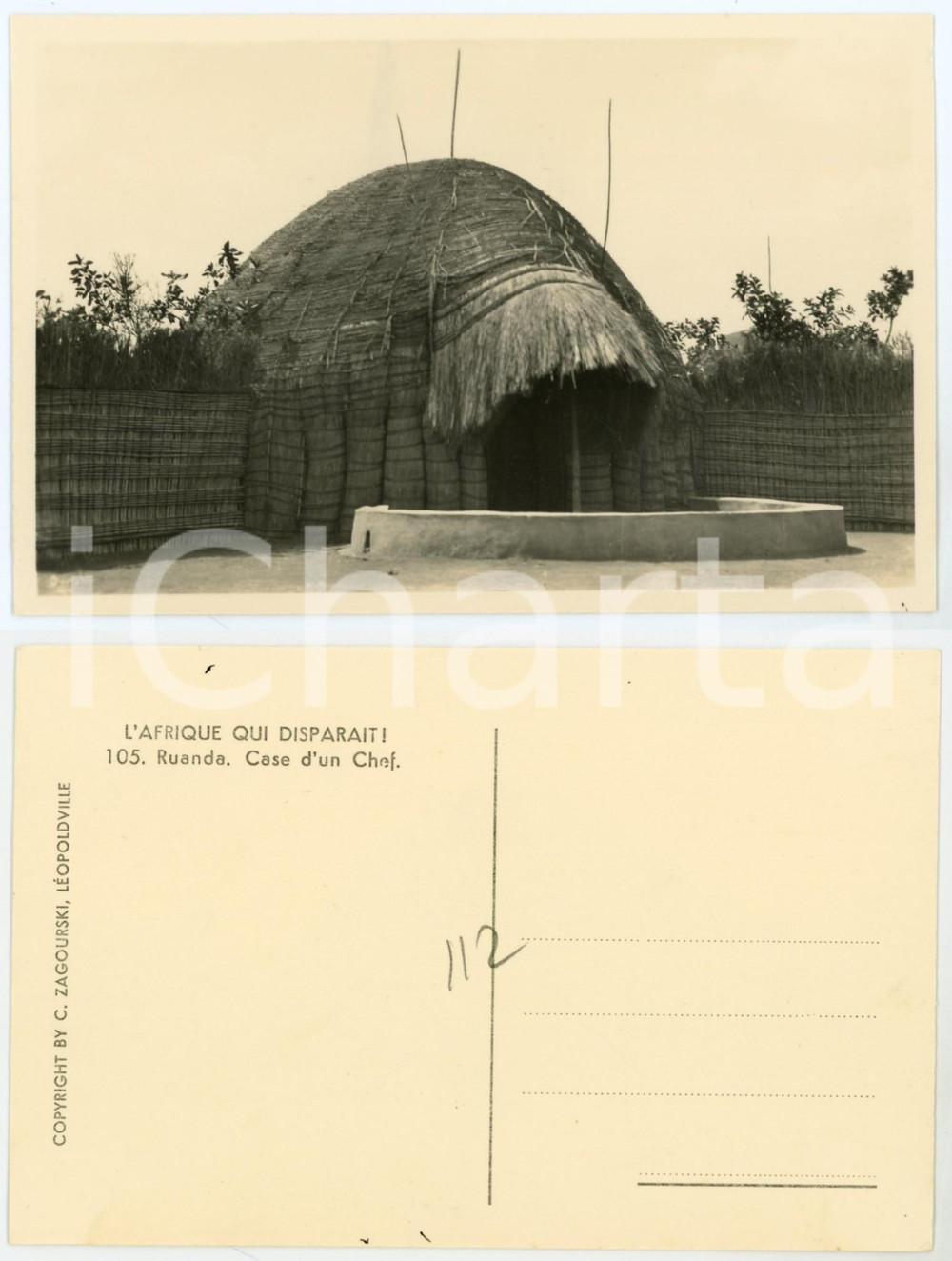 1930 ca C. ZAGOURSKI «L'Afrique qui disparaît» RUANDA Case d'un chief *Postcard  Fotocartolina postale d'epoca, appartenente alla serie &laquo;L'Afrique qui dispara&icirc;t&raquo; del fotografo Casimir Zagourski (L&eacute;opoldville).Non viaggiata.CONDIZIONI: GFORMATO: 14x9 cm     originale e autentica 1