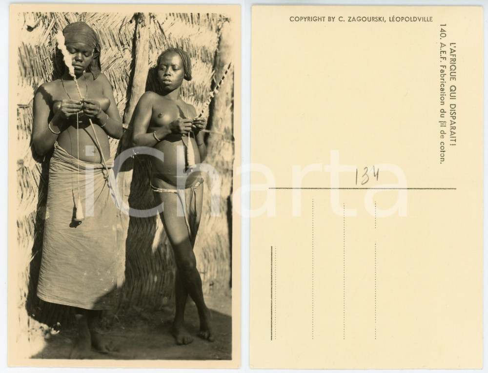 1930 ca C. ZAGOURSKI «L'Afrique qui disparaît»  A.E.F. Fabrication fil de coton  Fotocartolina postale d'epoca, appartenente alla serie &laquo;L'Afrique qui dispara&icirc;t&raquo; del fotografo Casimir Zagourski (L&eacute;opoldville).N&deg; 140, non viaggiata.CONDIZIONI: GFORMATO: 9x14 cm    originale e autentica 1