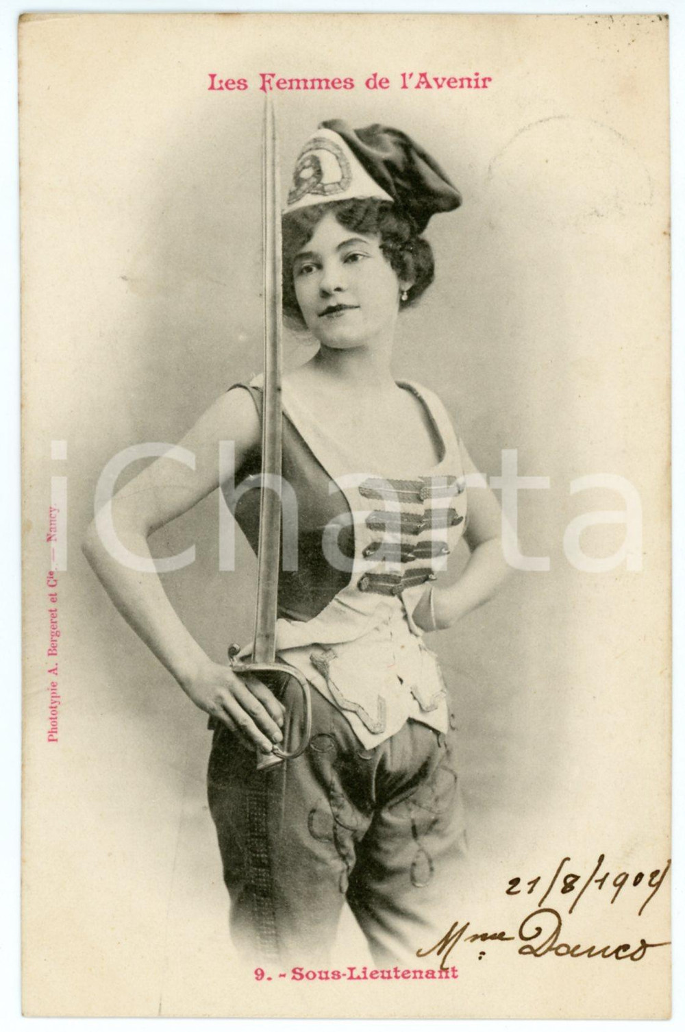 1902 FRANCE HUMOUR Les femmes de l'avenir - Sous-lieutenant - Postcard n° 9  Cartolina postale d'epoca, viaggiata.Si tratta di una serie che immaginava le donne del futuro nei mestieri che, all'epoca, erano riservati agli uomini.EDITORE: A. Bergeret - Nancy POOR/danneggiato piegatura al lato sinistro Formato: 9x14 cm originale e autentica 1