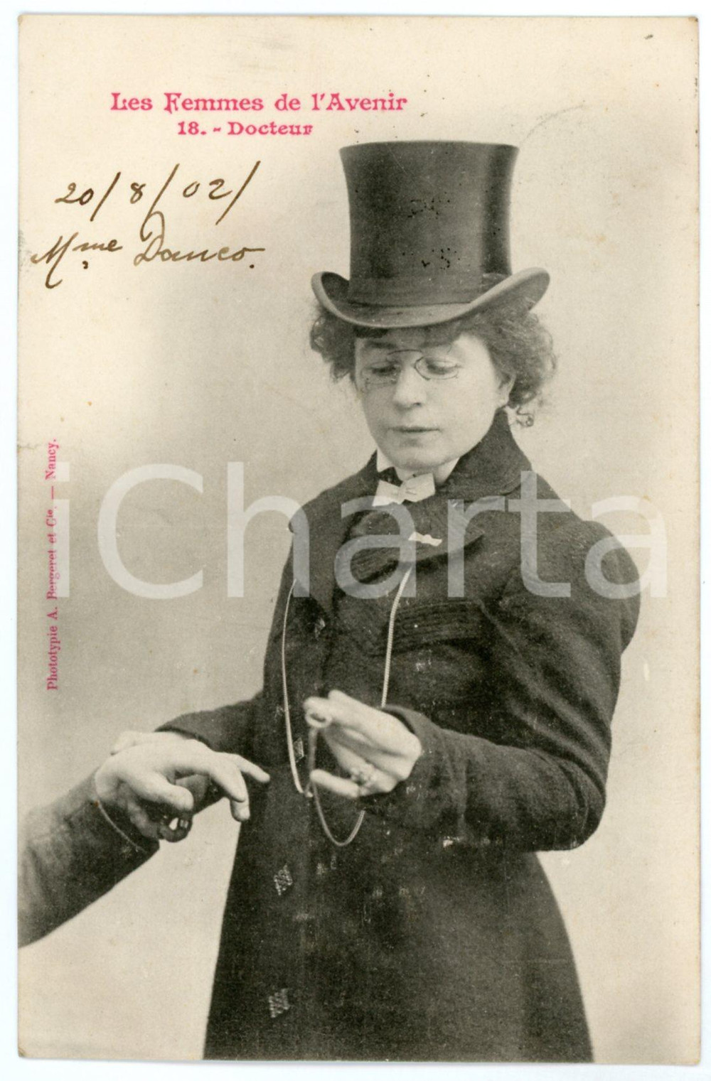 1902 FRANCE HUMOUR Les femmes de l'avenir - Docteur - Postcard n° 18  Cartolina postale d'epoca, viaggiata.Si tratta di una serie che immaginava le donne del futuro nei mestieri che, all'epoca, erano riservati agli uomini.EDITORE: A. Bergeret - Nancy FAIR/discreto millimetrico strappo marginale Formato: 9x14 cm originale e autentica 1