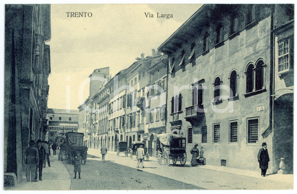 1909 TRENTO Via Larga - Cartolina postale ANIMATA carrozze  Cartolina postale d'epoca, non viaggiata.CONDIZIONI: GFORMATO: FP    originale e autentica 1