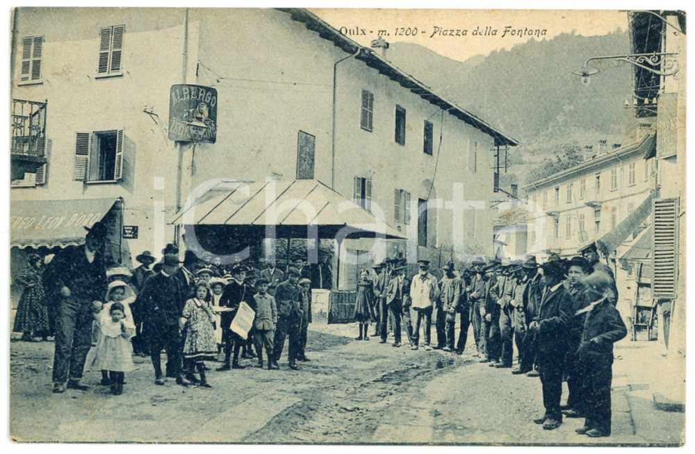 1910 ca OULX / VAL DI SUSA Veduta di Piazza della Fontana *Cartolina ANIMATA  Cartolina postale d'epoca, non viaggiata.CONDIZIONI: FAIR (smussature angolari)FORMATO: FP    originale e autentica 1