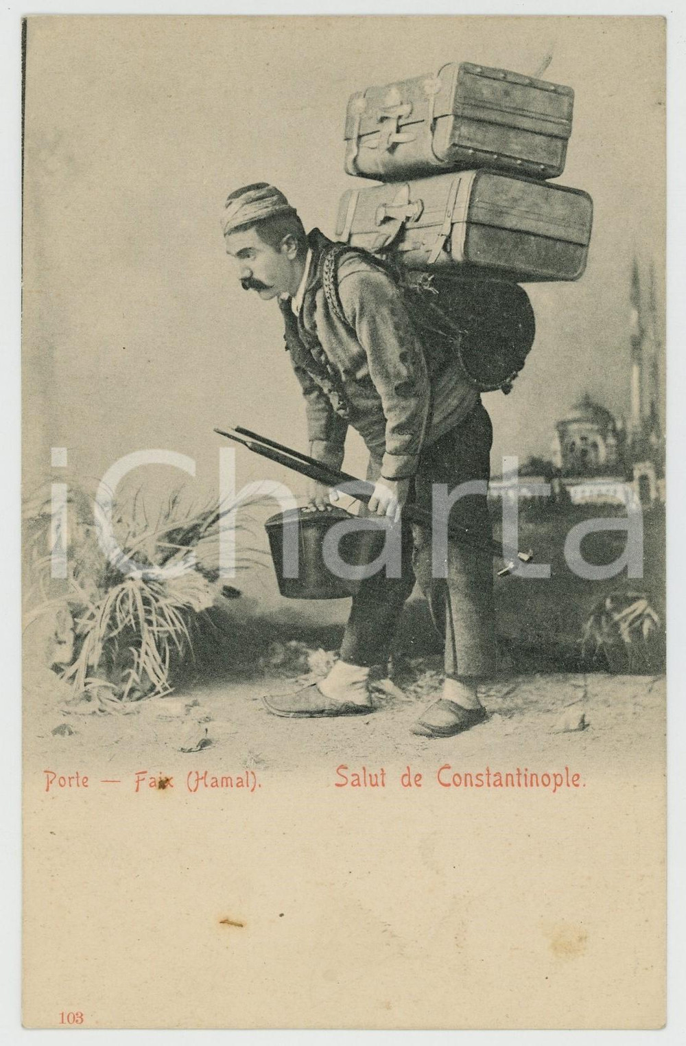 1900 ca CONSTANTINOPLE (TURQUIE) Porte-faix (Hamal) - Carte postale  Cartolina postale d'epoca, non viaggiata.CONDIZIONI: FAIR (minime macchie di ruggine al lato inferiore)FORMATO: FP    originale e autentica 1