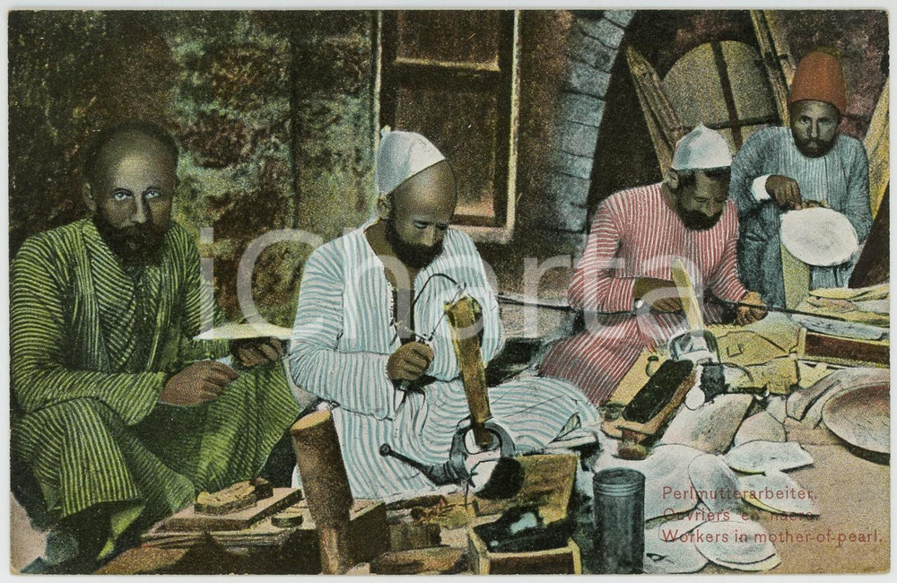 1910 ca TURKEY TRADES Workers in mother-of-pearl - Chromo postcard  Cartolina postale d'epoca, stampata in cromolitografia, non viaggiata.CONDIZIONI: G FORMATO: FP    originale e autentica 1