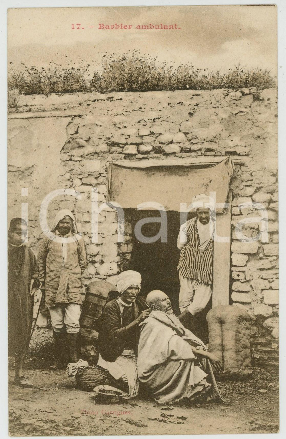 1910 ca TUNISIE - MÃ‰TIERS - Barbier ambulant - ANIMATED postcard Cartolina postale d'epoca, non viaggiata.CONDIZIONI: G FORMATO: FP    originale e autentica 1