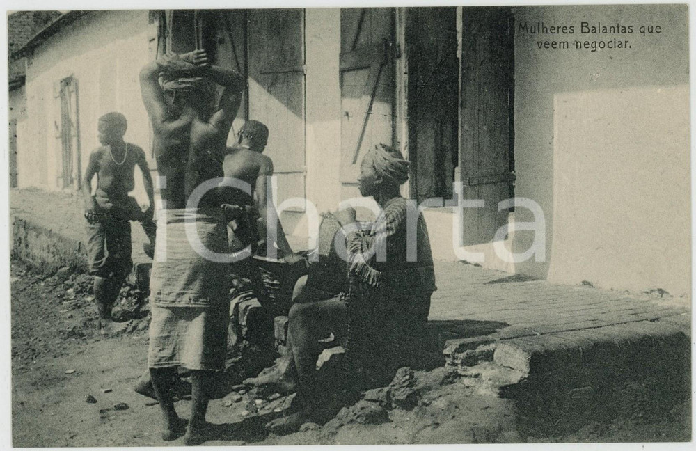 1920 ca GUINEE PORTUGAISE Mulheres Balantas que veem negociar - Old postcard Cartolina postale d'epoca, non viaggiata.CONDIZIONI: G FORMATO: FP    originale e autentica 1