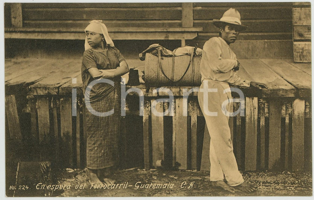 1922 GUATEMALA En espera del Ferrocarril - Tarjeta postal - TYPES ETHNIC  Cartolina postale d'epoca, non viaggiata.CONDIZIONI: G FORMATO: FP    originale e autentica 1