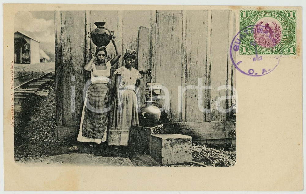 1902 GUATEMALA Portadoras de agua - Tarjeta postal *TYPES ETHNIC postcard  Cartolina postale d'epoca, con bollo e timbro al recto.Foto A. ValdevellanoCONDIZIONI: G FORMATO: FP    originale e autentica 1