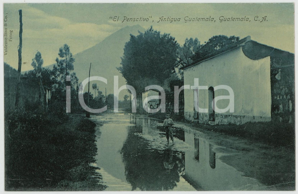 1922 ANTIGUA GUATEMALA "El Pensativo" - Tarjeta postal original ANIMADA  Cartolina postale d'epoca, non viaggiata.CONDIZIONI: G FORMATO: FP    originale e autentica 1
