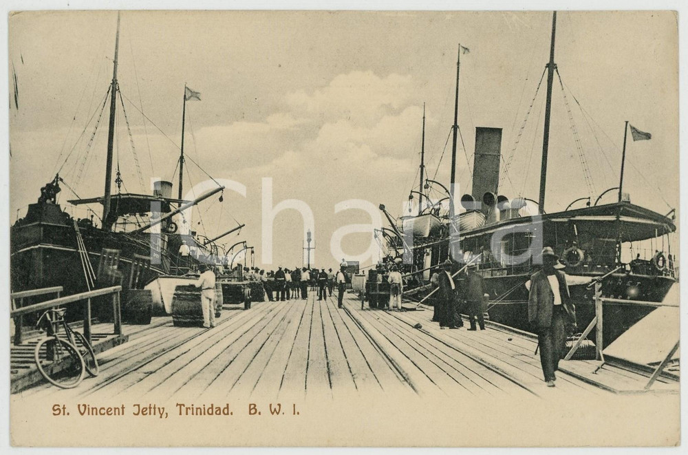 1920 ca ST. VINCENT JETTY / TRINIDAD AND TOBAGO - Animated postcard boats  Cartolina postale d'epoca, non viaggiata.CONDIZIONI: G (minima piegatura angolare)FORMATO: FP    originale e autentica 1