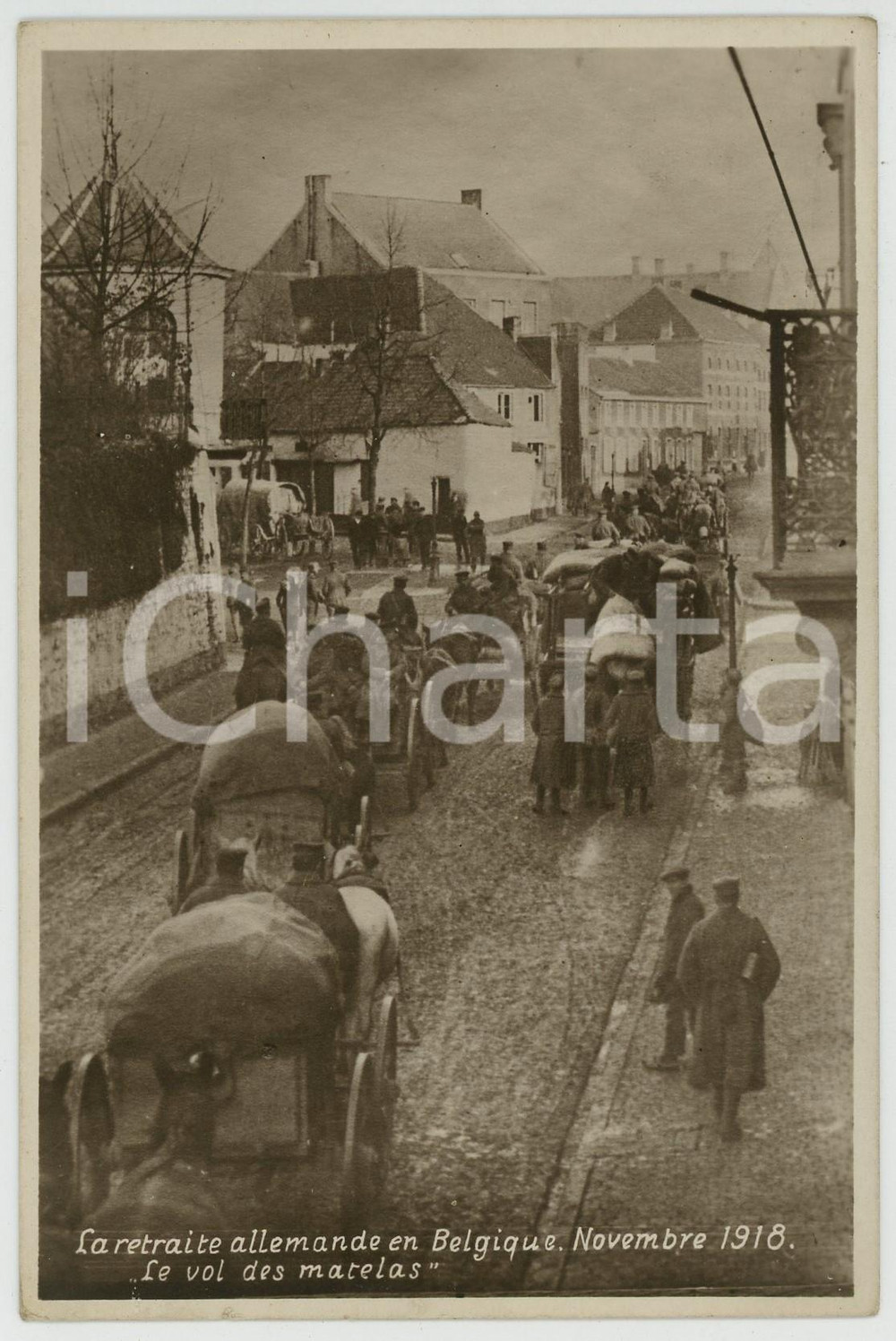 1918 WWI La retraite allemande en Belgique - Le vol des matelas *Postcard  Cartolina postale d'epoca, non viaggiata. GOOD/buono  Formato: 9x14 cm originale e autentica 1