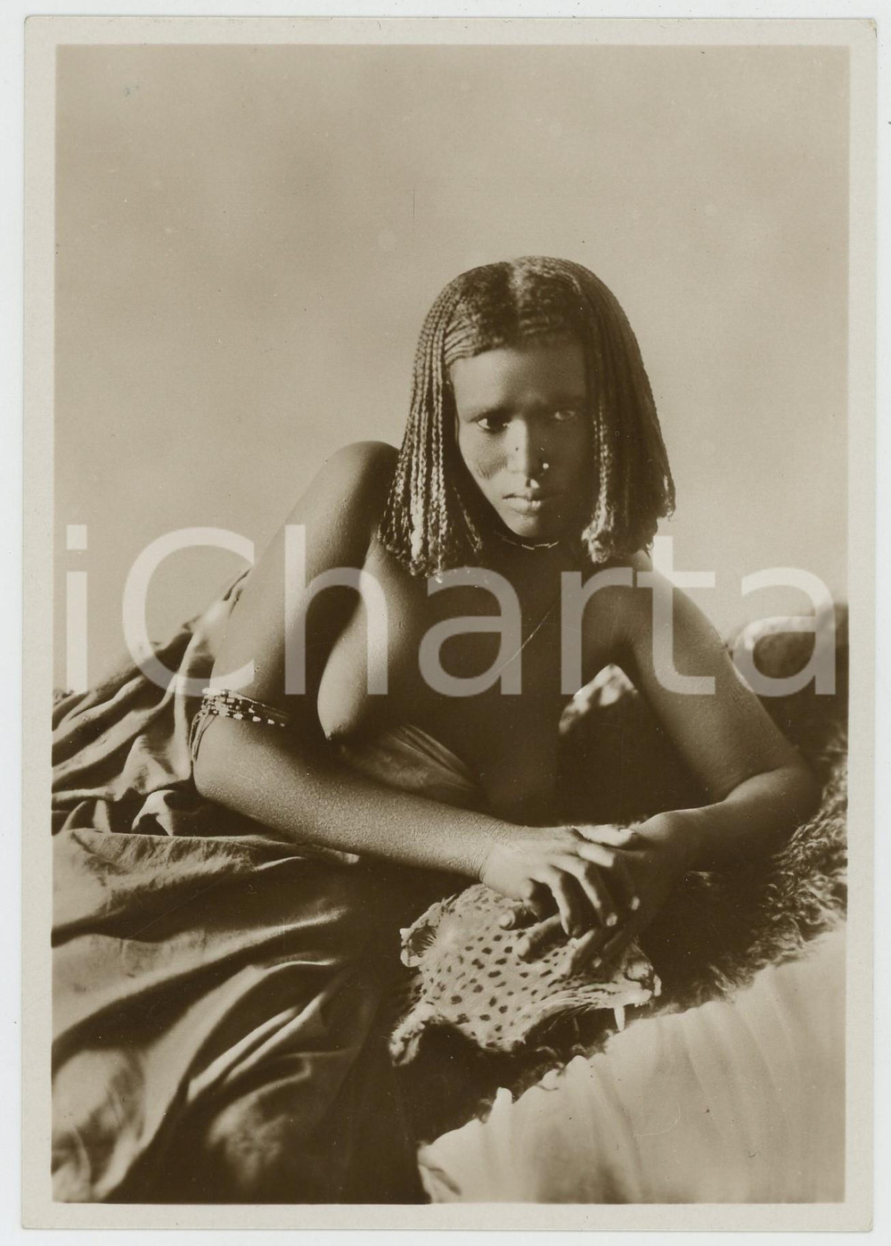 1935ca ERITREA Ragazza Maria Rossa NUDO ETNICO Cartolina FG NV  Cartolina postale d'epoca, non viaggiata.EDITORE: A. Baratti, AsmaraFOTOGRAFIA: ReduxCONDIZIONI: FAIRFORMATO: FG    originale e autentica 1