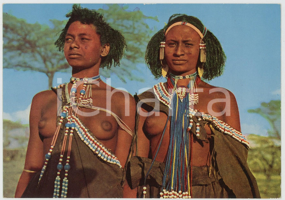 1963 ETHIOPIA - SIDAMO Young Galla girls ETHNIC NUDE Postcard FG NV  Cartolina postale d'epoca, non viaggiata.EDIZIONE: Ethiopia Artistic PressFOTO: E. DjerrahianCONDIZIONI: FAIRFORMATO: FG    originale e autentica 1