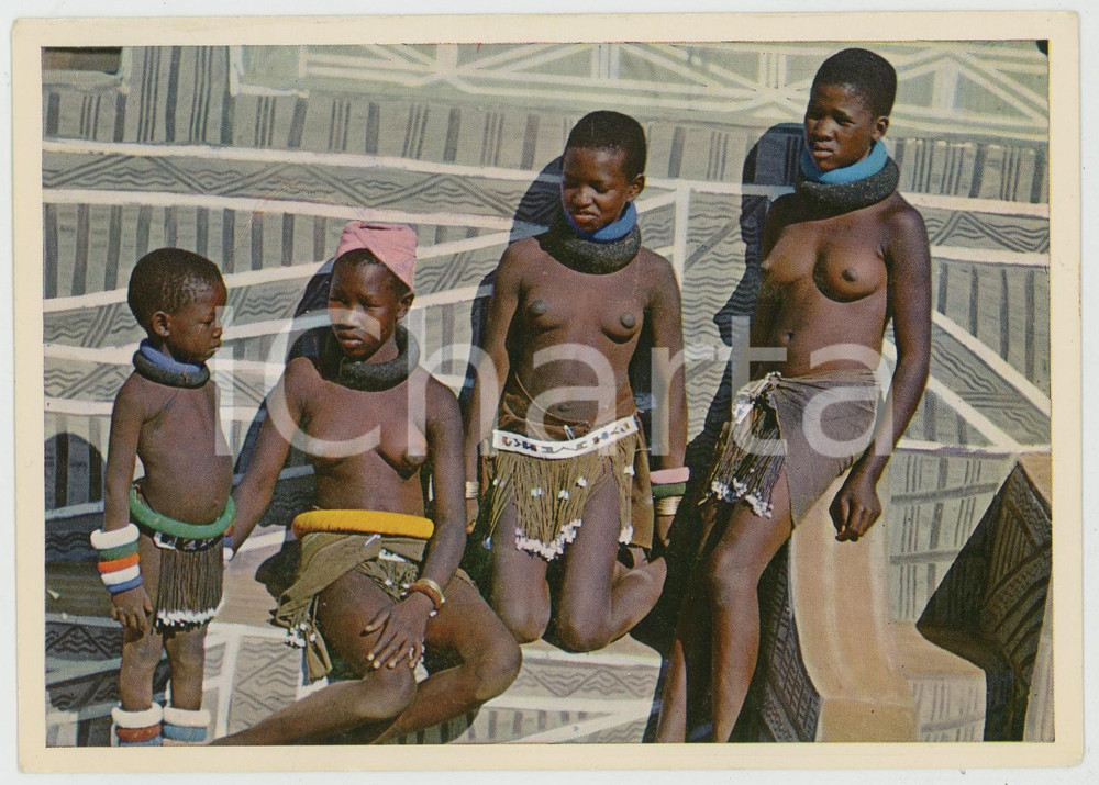 1970 ca MAPOCH - SOUTH AFRICA Ndebele Maidens ETHNIC NUDE Postcard FG NV  Cartolina postale d'epoca, viaggiata.EDIZIONE: Art PublisherCONDIZIONI: FAIRFORMATO: FG    originale e autentica 1