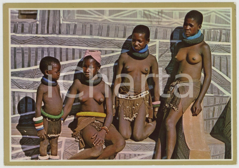 1970 ca MAPOCH - SOUTH AFRICA Quartette of Ndebele Maidens ETHNIC NUDE Postcard  Cartolina postale d'epoca, viaggiata.EDIZIONE: Art PublisherCONDIZIONI: FAIRFORMATO: FG    originale e autentica 1