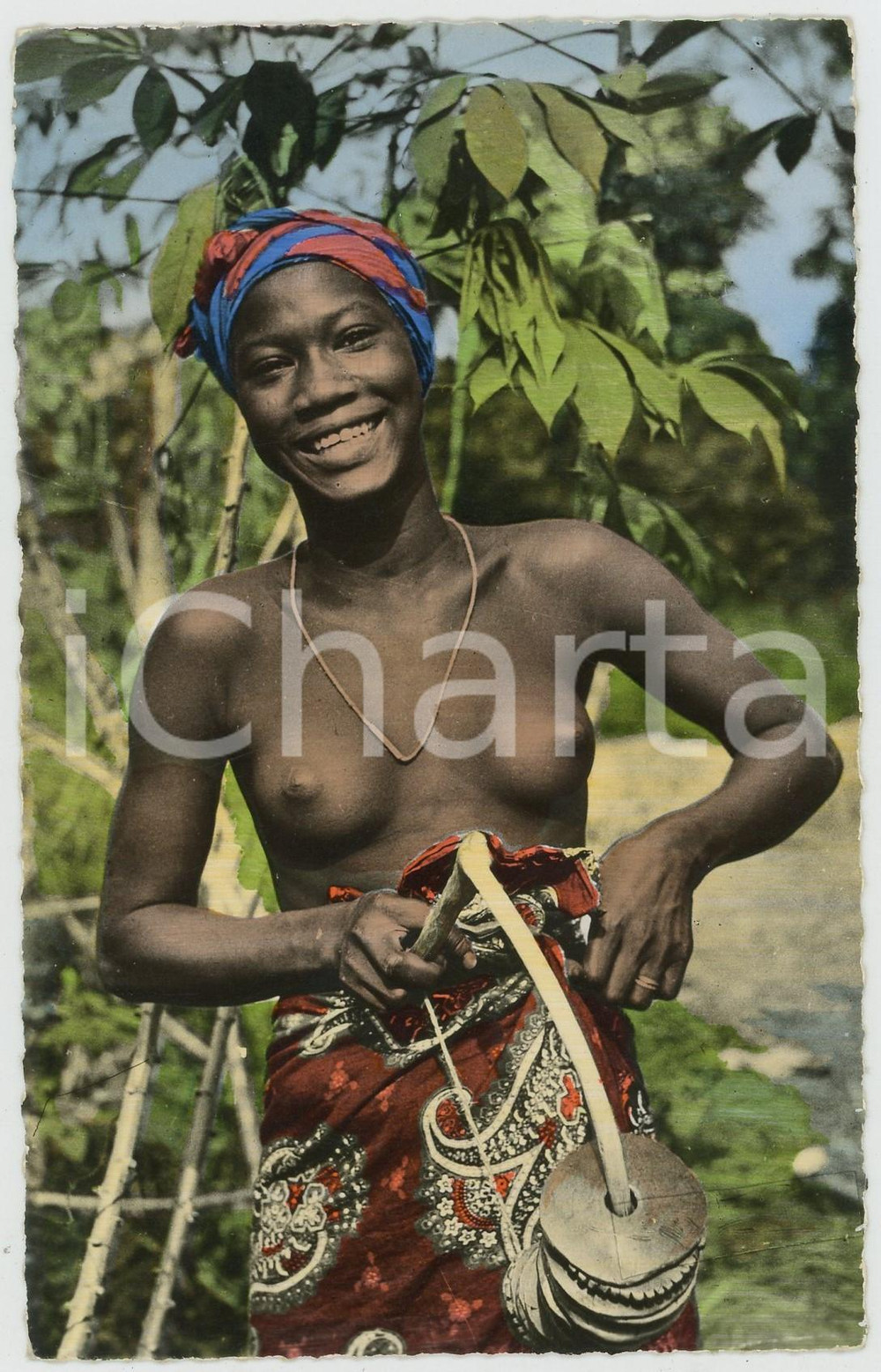 1960 ca L'AFRIQUE EN COULEURS Jeune Chanteuse NU ETHNIQUE Carte postale FP NV  Cartolina postale d'epoca, non viaggiata ma con nota manoscritta al verso.EDIZIONE: Editions Hoa-Qui, ParisSERIE: L'Afrique en couleures - n. 824CONDIZIONI: FAIR FORMATO: FP    originale e autentica 1