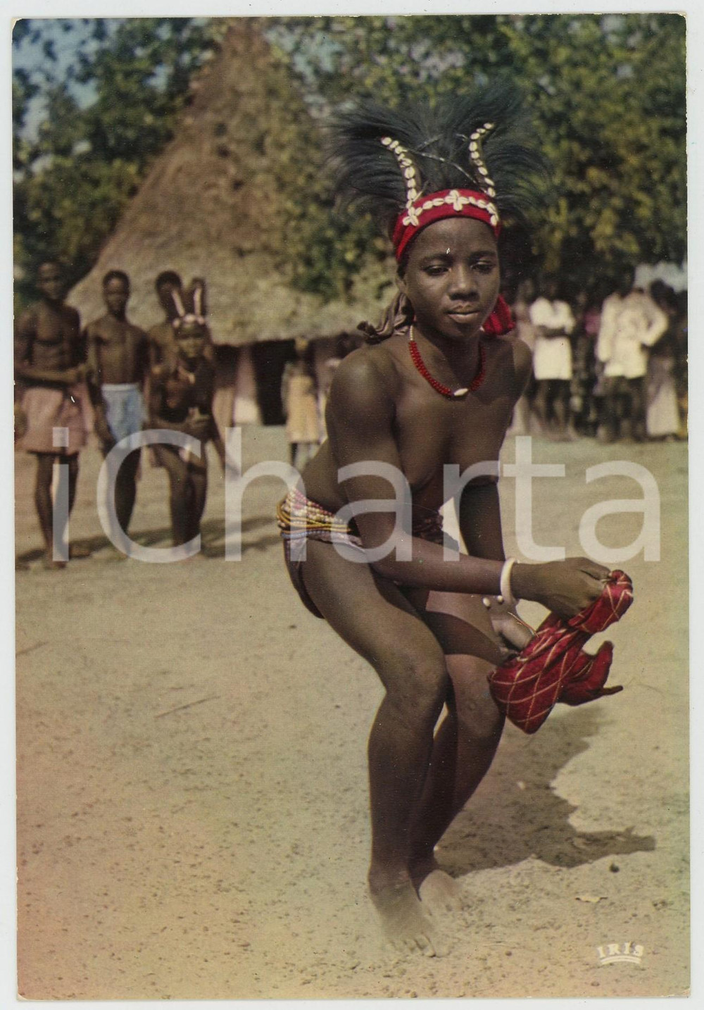 1970 AFRIQUE EN COULEURS Danseuse au mouchoir NU ETHNIQUE Carte postale FG (1)  Cartolina postale d'epoca, non viaggiata.EDITORE: Hoa-QuiCONDIZIONI: FAIRFORMATO: FG    originale e autentica 1
