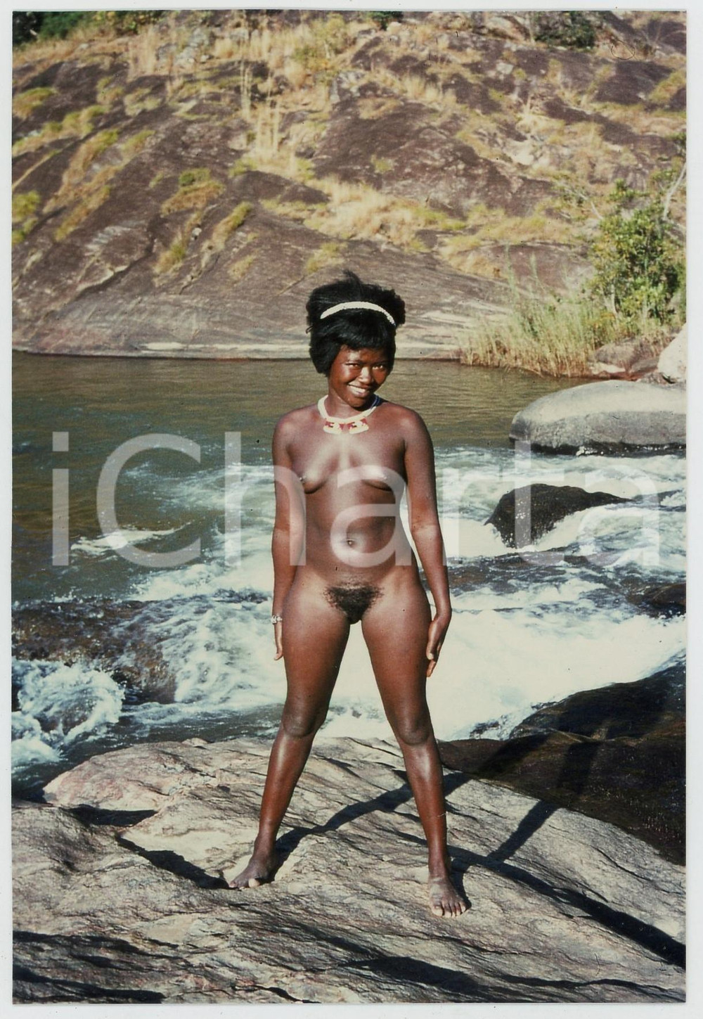1990ca SOUTH AFRICA Nude girl on the river ETHNIC NUDE Postcard FG NV  Cartolina postale d'epoca, non viaggiata.EDITORE: Cartofix Von Fowis GmbH, RastattCONDIZIONI: FAIRFORMATO: FG    originale e autentica 1