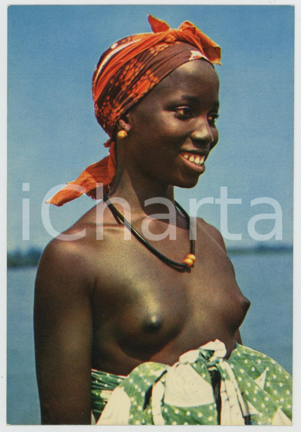 1970 ca L'AFRIQUE EN COULEURS Gracieux sourire NU ETHNIQUE Carte postale (1)  Cartolina postale d'epoca, non viaggiata.EDITORE: Editions Hoa-Qui, Paris GOOD/buono  Formato: 10x15 cm originale e autentica 1