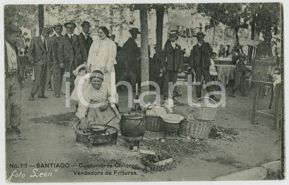 1910 ca SANTIAGO DE CHILE Costumbres - Vendedora de fruta *Tarjeta Foto LEON Cartolina postale d'epoca, non viaggiata.CONDIZIONI: G FORMATO: FPEDITORE: Gallardo Hermanos - Santiago    originale e autentica 1