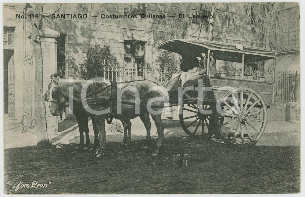 1910 ca SANTIAGO DE CHILE Costumbres - El lechero - Tarjeta Foto LEON Cartolina postale d'epoca, non viaggiata.CONDIZIONI: G FORMATO: FPEDITORE: Gallardo Hermanos - Santiago    originale e autentica 1