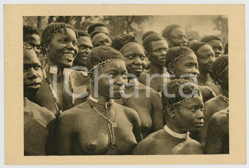 1930 ca AFRIQUE EQUATORIALE FRANCAISE Femmes Oubangui-Chari *Colonial Postcard Cartolina postale d'epoca, realizzata da fotografia di Ren&eacute; Moreau, non viaggiata.CONDIZIONI: GFORMATO: FP    originale e autentica 1