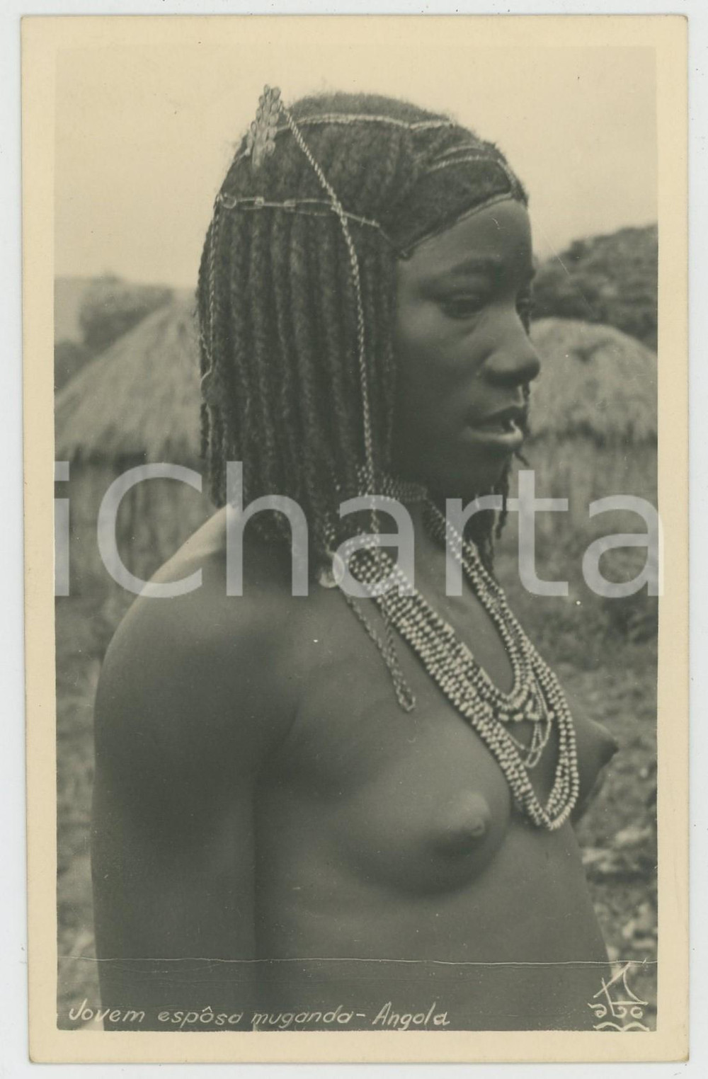 1950 ca ANGOLO PORTUGUESA Jovem esposa muganda - Photo postcard ETHNIC NUDE Fotografia seriale d'epoca.CONDIZIONI: GFORMATO: 9x14 cm    originale e autentica 1