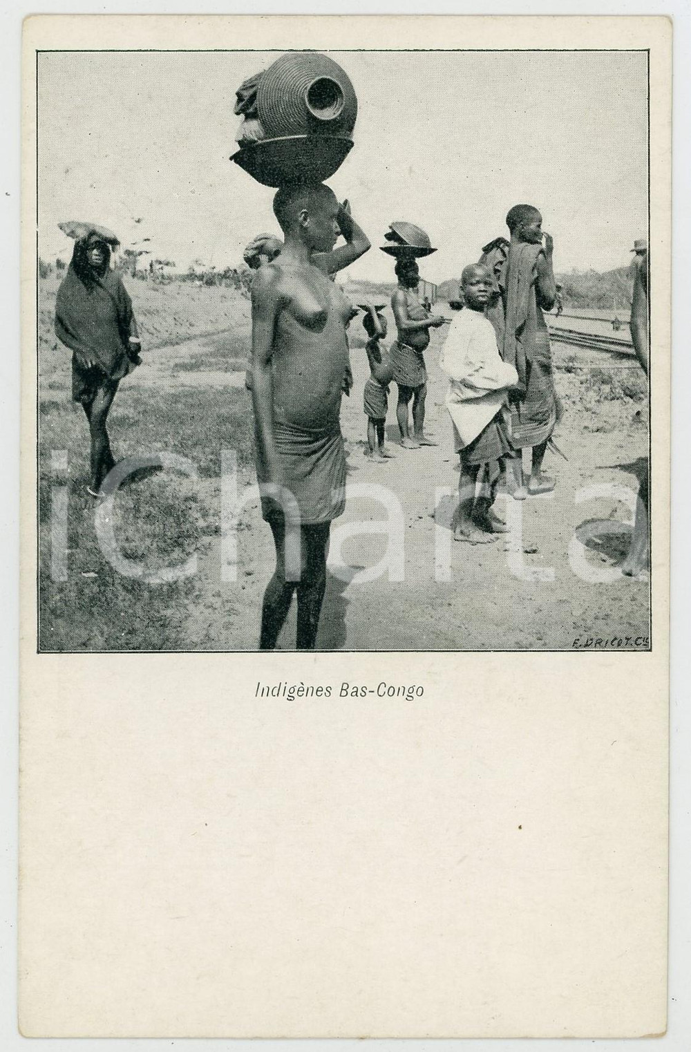 1920 ca BAS CONGO Groupe d'indigènes - Original postcard Cartolina postale d'epoca, non viaggiata.CONDIZIONI: GFORMATO: FP    originale e autentica 1