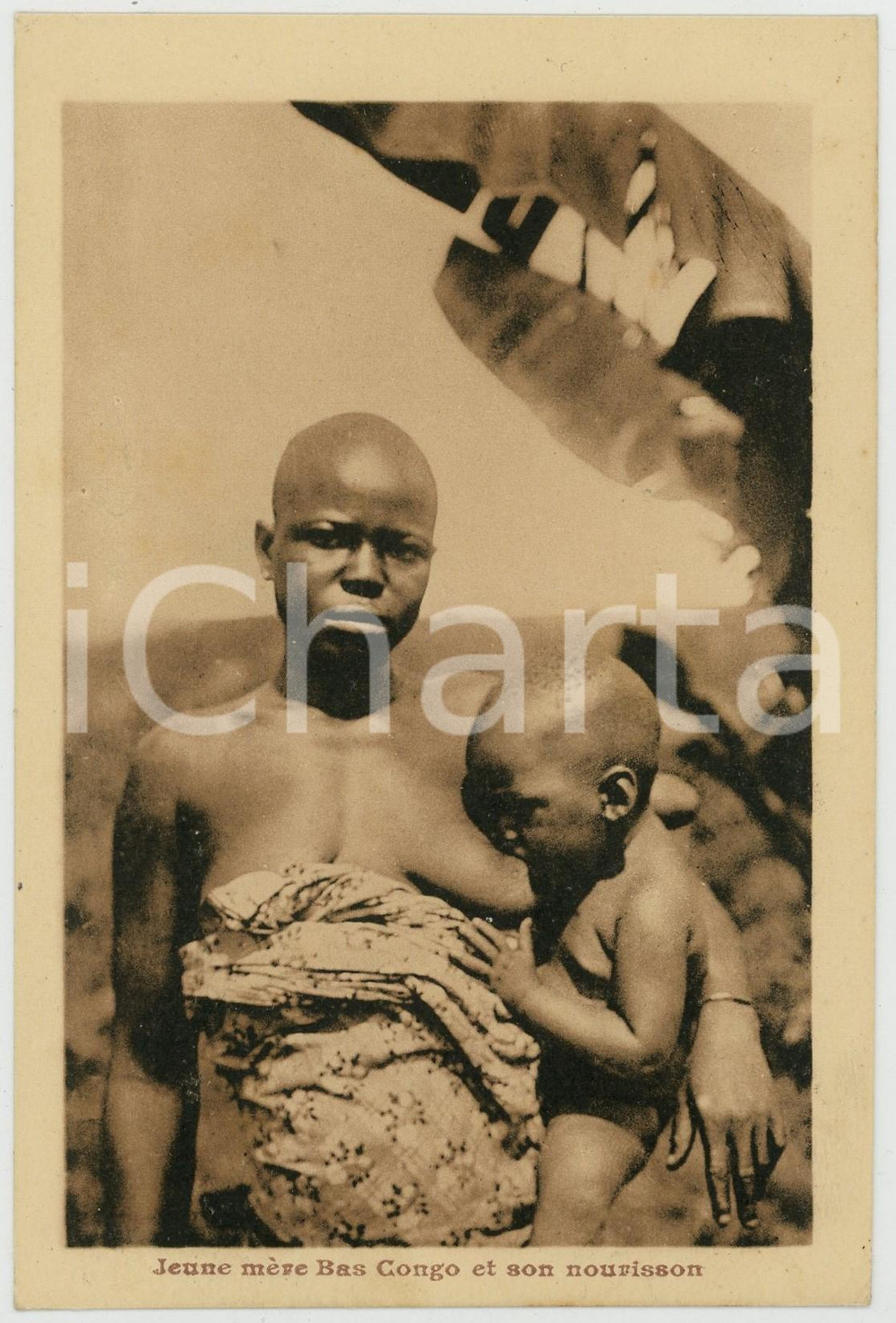1935 ca BAS CONGO Jeune mère et son nourisson NU ETHNIQUE Carte postale FP NV  Cartolina postale d'epoca, non viaggiata. CONDIZIONI: FAIRFORMATO: FG    originale e autentica 1