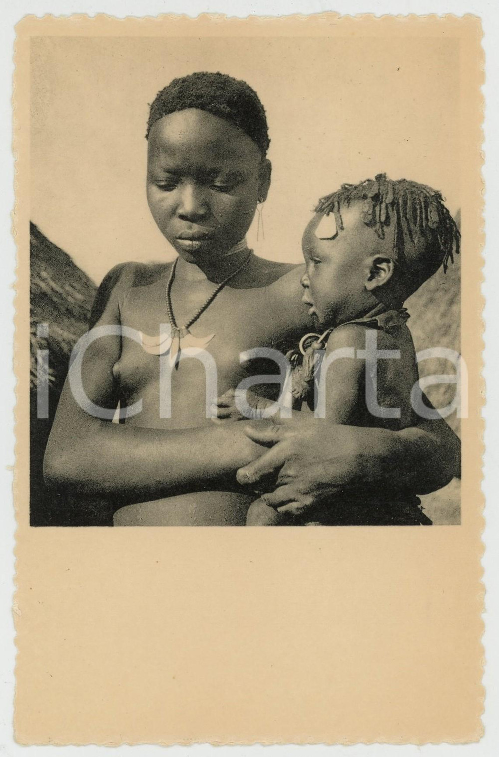 1940 ca BOSOBOLO - CONGO BELGE Mère et enfant NU ETHNIQUE Carte postale FP NV Cartolina postale d'epoca, non viaggiata.CONDIZIONI: GOODFORMATO: FPEDITORE: Journ&eacute;es coloniales de Belgique, Bruxelles    originale e autentica 1
