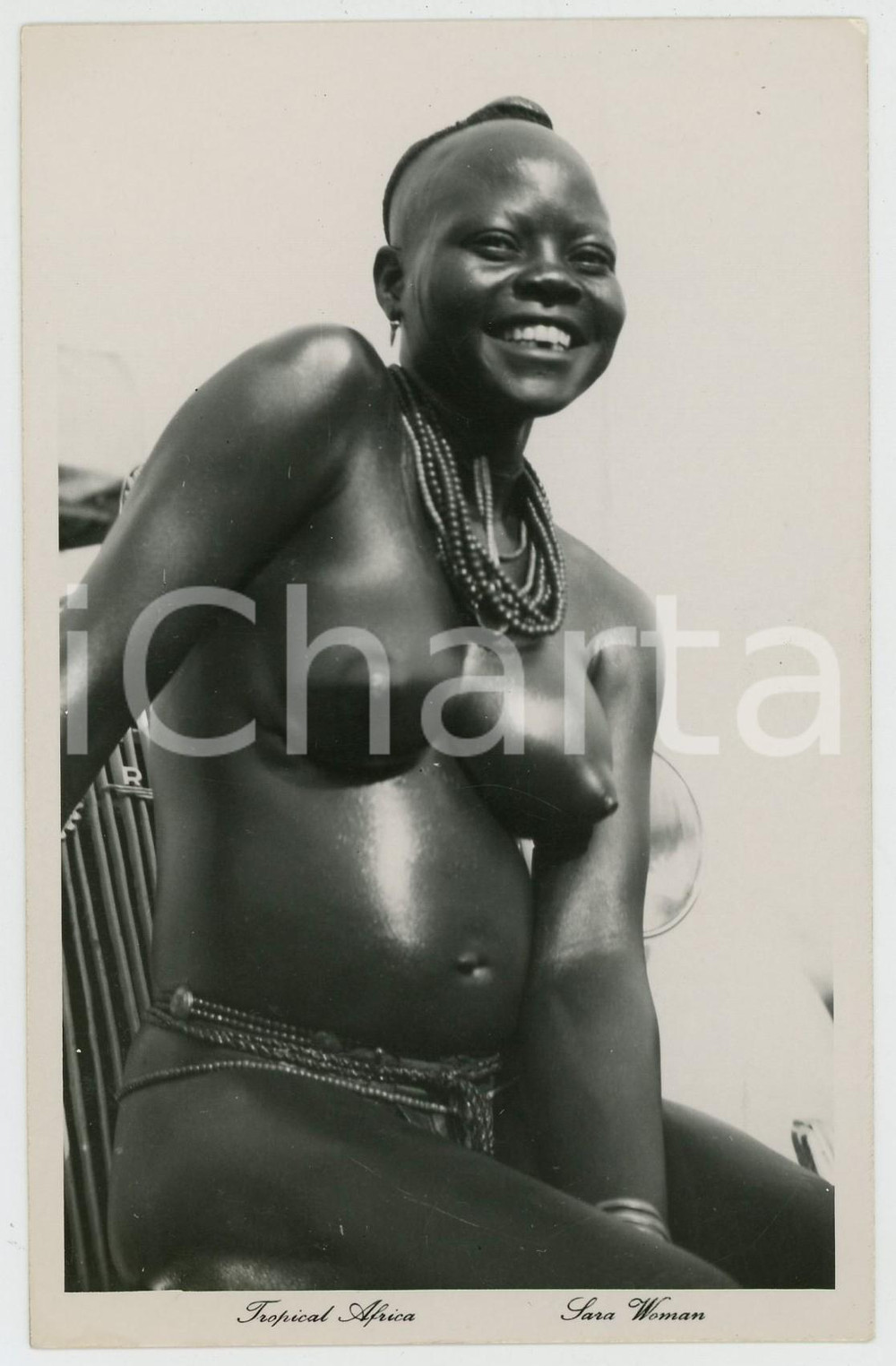 1955 ca TROPICAL AFRICA - SARA Woman - Photo postcard ETHNIC NUDE Fotografia seriale d'epoca, in formato cartolina postale, non viaggiata.CONDIZIONI: GFORMATO: 9x14 cmFOTOGRAFO : S. Skulina - Pegas Studio - Nairobi    originale e autentica 1
